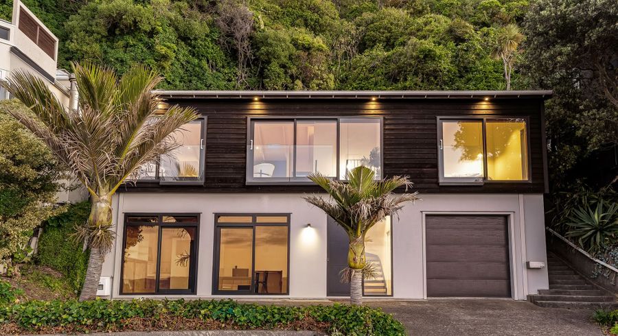  at 725 Marine Drive, Days Bay, Eastbourne, Lower Hutt, Wellington