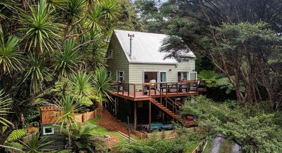  at 5 Hayes Road, Henderson Valley, Auckland