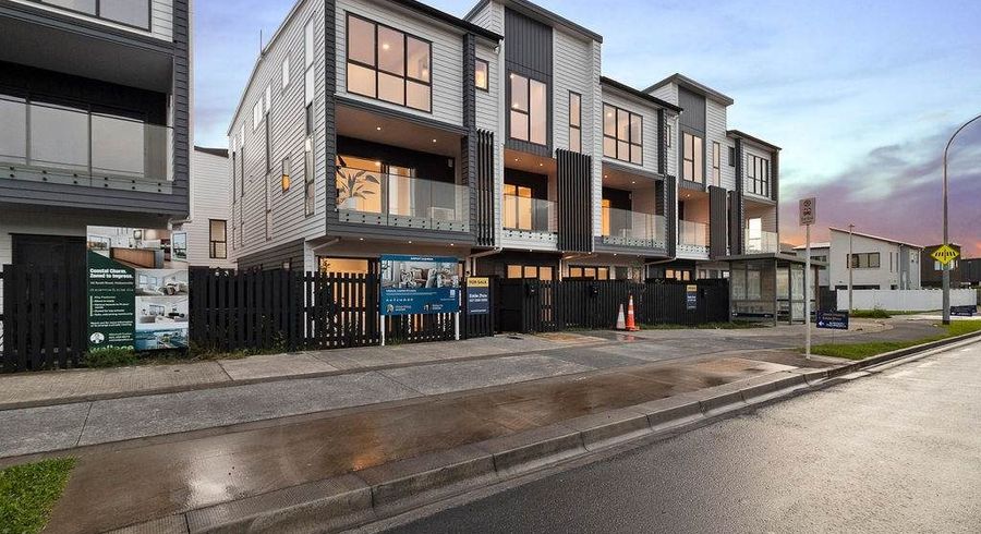  at 7/10 Scott Road, Hobsonville, Waitakere City, Auckland