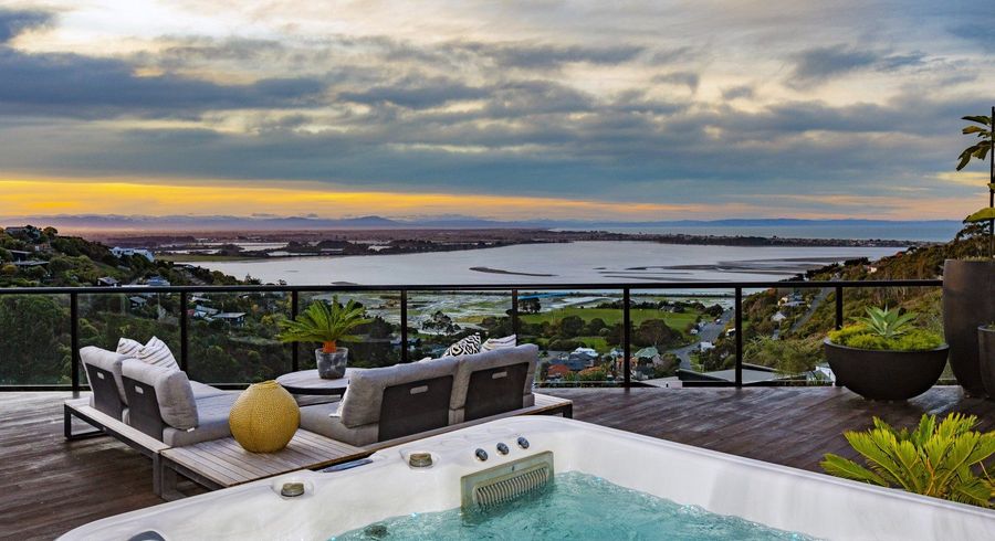  at 15 Omeo Crescent, Redcliffs, Christchurch City, Canterbury