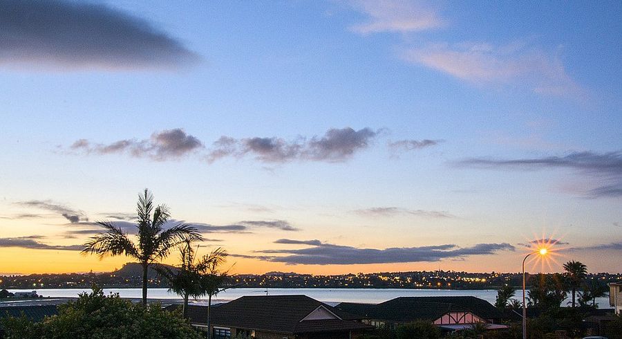  at 21 Venus Place, Half Moon Bay, Auckland