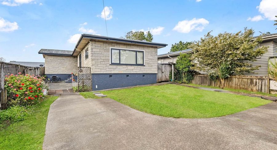  at 16 Waterview Road, Stanley Point, Auckland