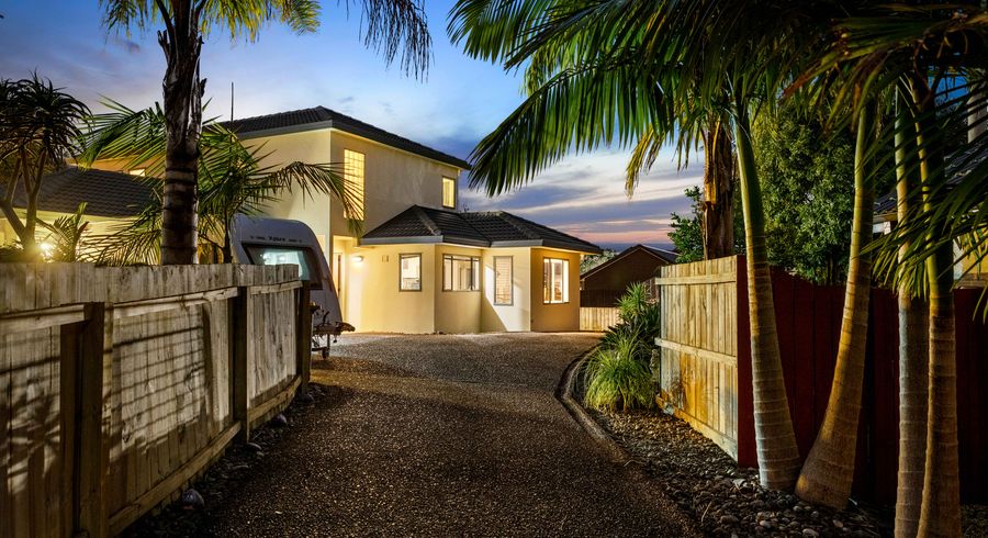  at 27 Connemara Court, West Harbour, Auckland