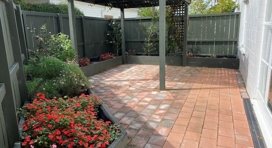  at 4/9 Armadale Road, Remuera, Auckland