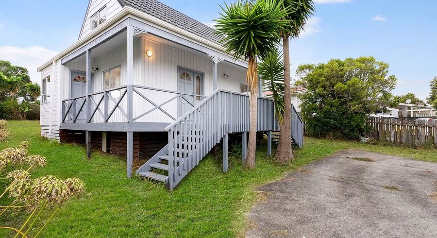  at 3 Imperial Place, Henderson, Waitakere City, Auckland