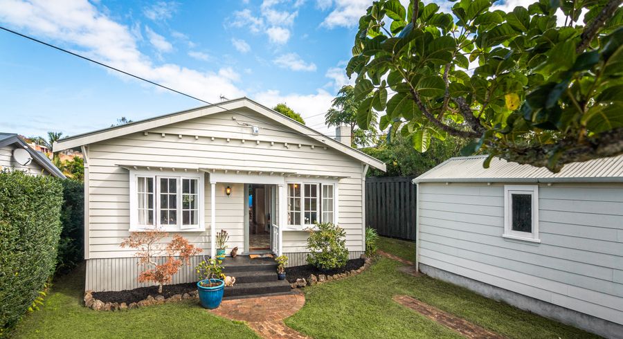  at 19 Lloyd Avenue, Mount Albert, Auckland