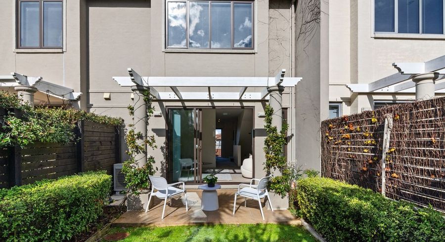  at 100 Naples Way, Albany, North Shore City, Auckland