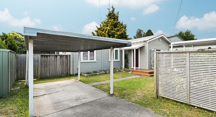  at 35 Oxford Street, Fairfield, Hamilton