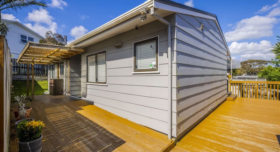  at 1/10 Oreil Avenue, West Harbour, Auckland