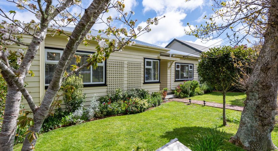  at 8 Shirley Street, Karori, Wellington