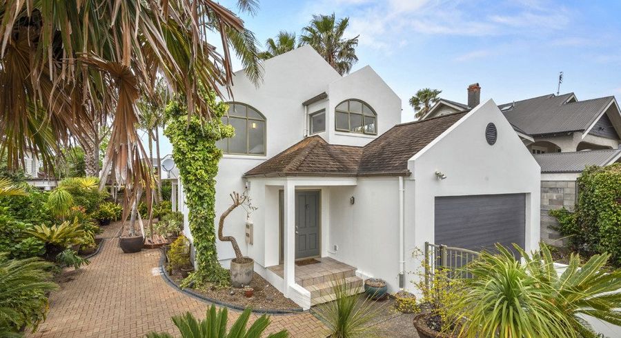  at 2/321 Lake Road, Hauraki, Auckland