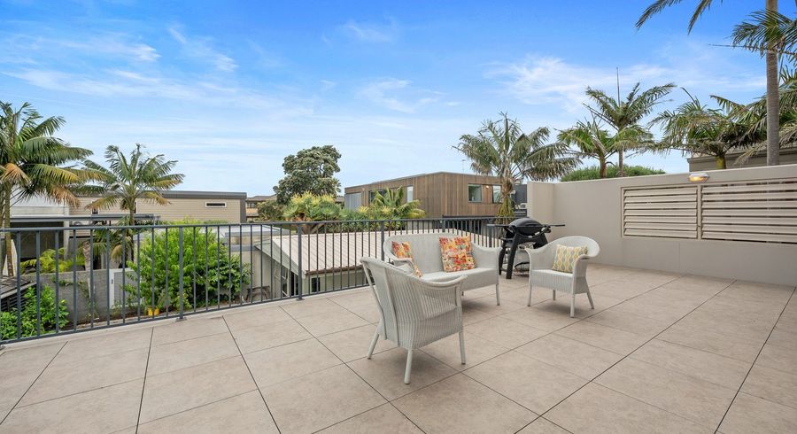  at 31 Ocean View Road, Milford, Auckland