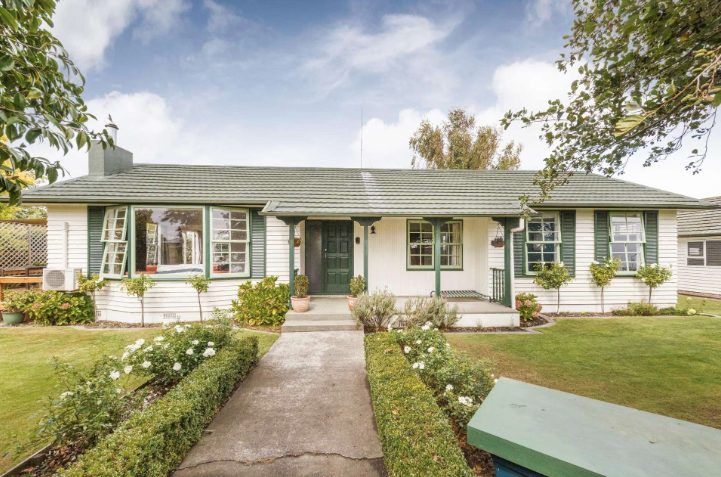  at 10 Rhodes Drive, Kelvin Grove, Palmerston North