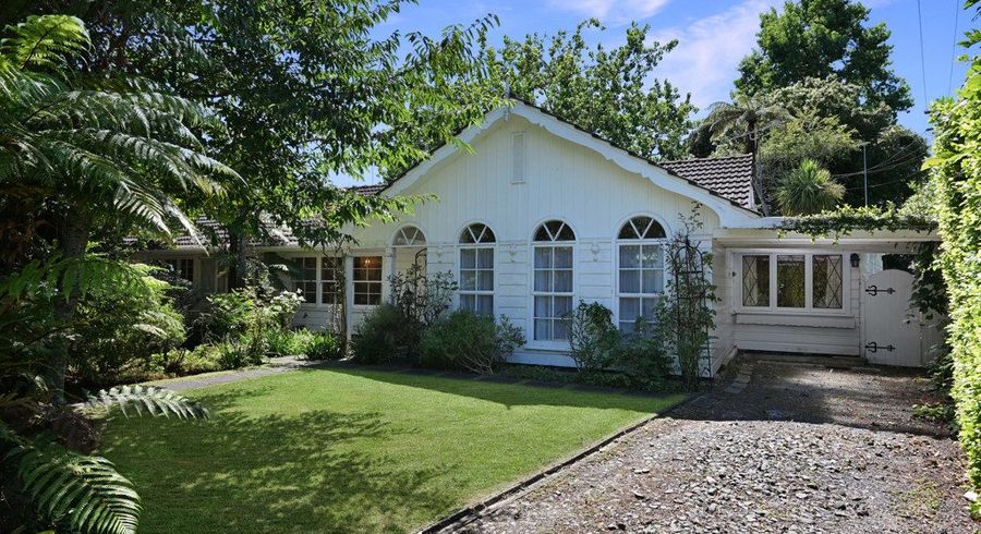  at 19 Beverley Crescent, Hillcrest, Hamilton