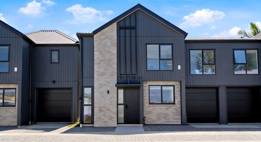  at 2/2 Coronation Street, Belmont, North Shore City, Auckland