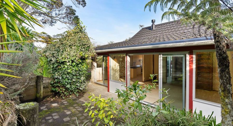  at 1/104 Sartors Avenue, Browns Bay, North Shore City, Auckland