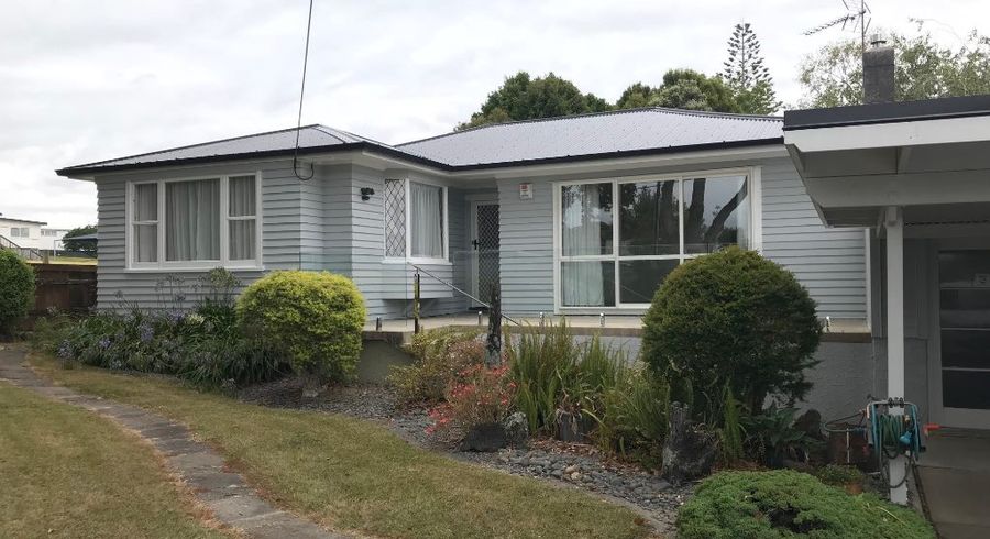  at 52 Tramway Road, Beach Haven, Auckland