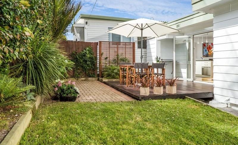  at 2/25 Heathcote Road, Castor Bay, North Shore City, Auckland