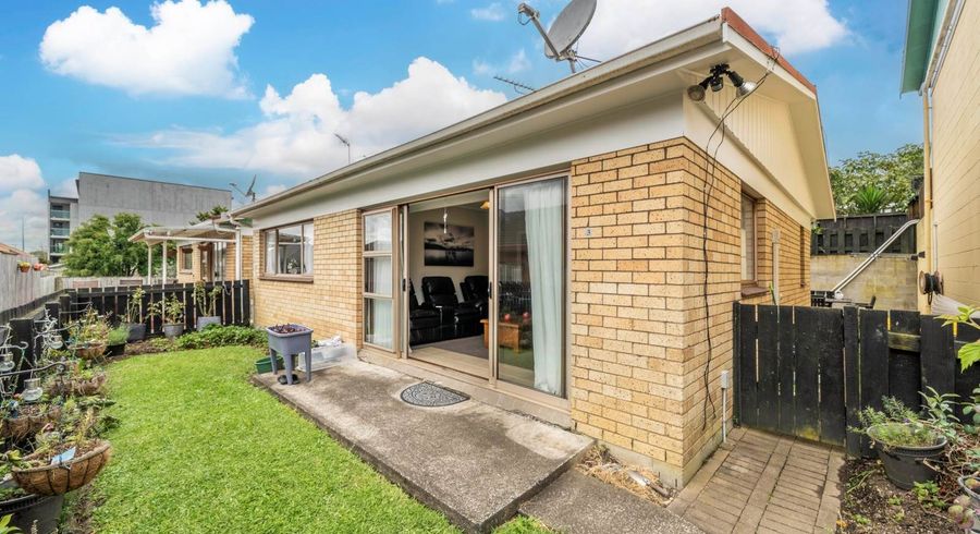  at 3/12 Wood Street, Papakura, Auckland