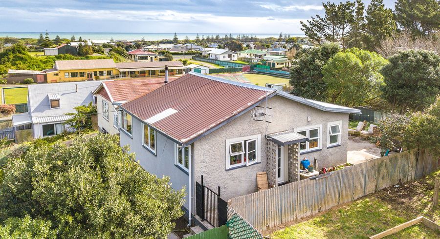  at 27 Manuka Street, Castlecliff, Whanganui