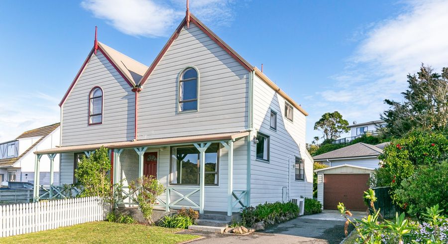  at 7B Ladbrooke Drive, Newlands, Wellington