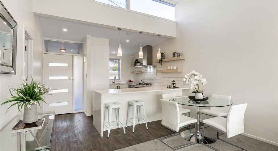  at 3/6 North Avenue, Narrow Neck, Auckland