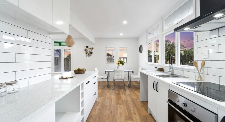  at 1/120 Sunnyside Road, Sunnyvale, Auckland