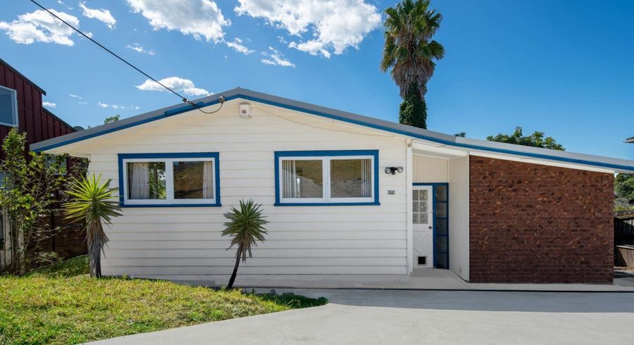  at 575 East Coast Road, Browns Bay, Auckland