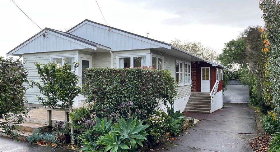  at 6 Raines Avenue, Forrest Hill, North Shore City, Auckland