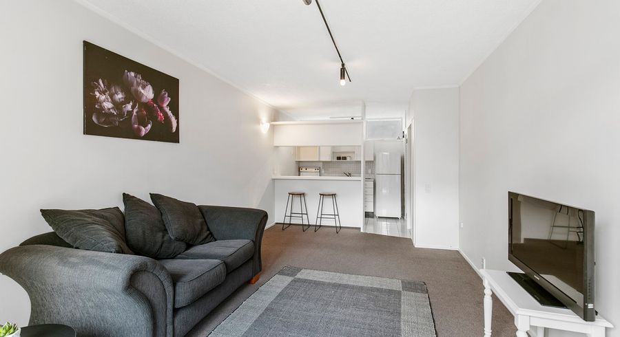  at 8/37 Edenvale Crescent, Mount Eden, Auckland