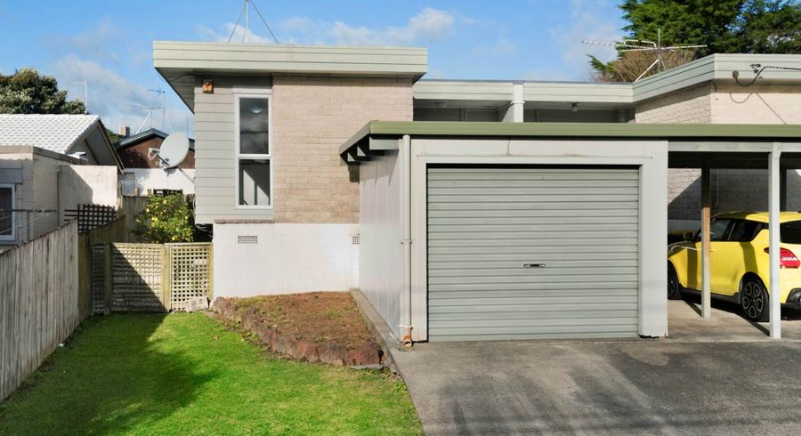  at 2/91 Diana Drive, Glenfield, Auckland