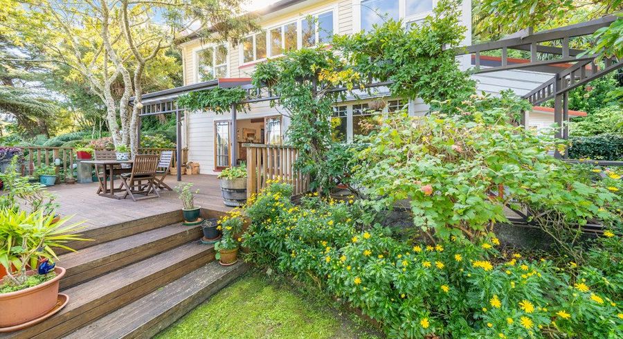 at 27 Kotari Road, Days Bay, Lower Hutt