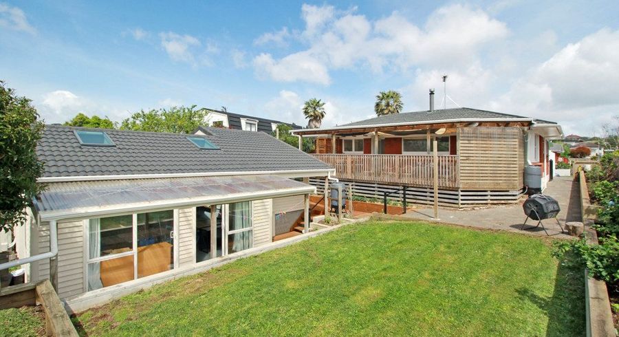  at 24 Pooley Street, Pakuranga Heights, Manukau City, Auckland