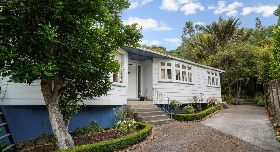  at 35 Bush Road, Waiatarua, Auckland
