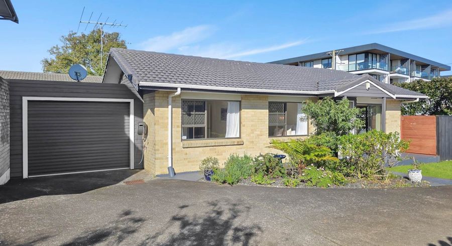  at 1/5 Lake pupuke drive, Takapuna, North Shore City, Auckland