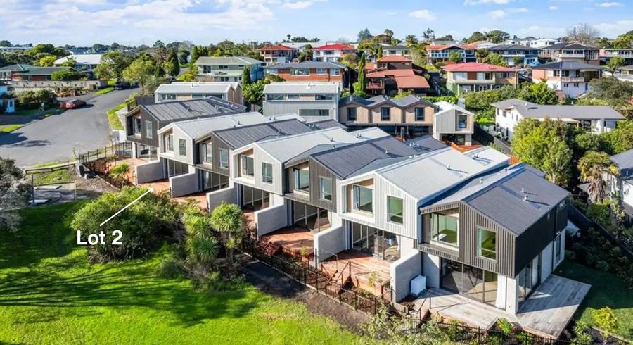  at 2/98-100 Walker Road, Point Chevalier, Auckland City, Auckland
