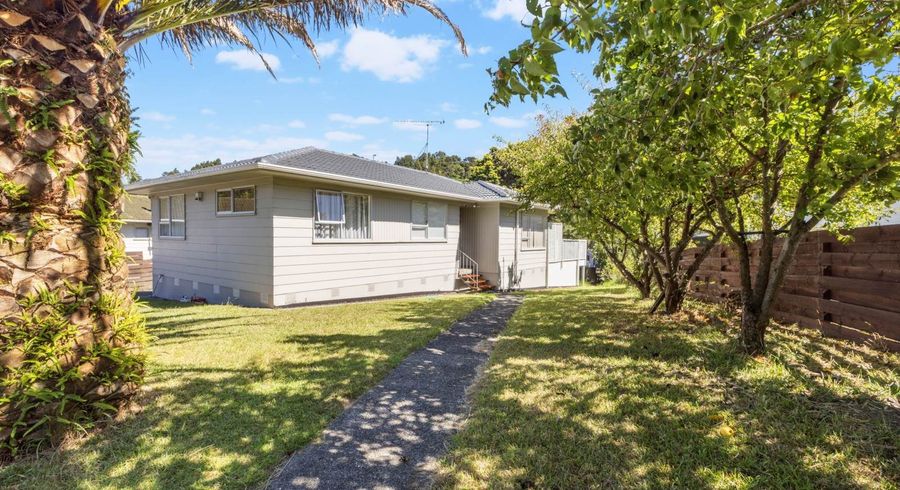  at 5 Embassy Place, Glenfield, North Shore City, Auckland