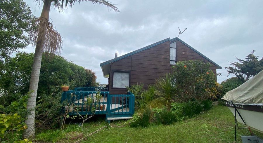  at 8 Branston Avenue, Browns Bay, North Shore City, Auckland