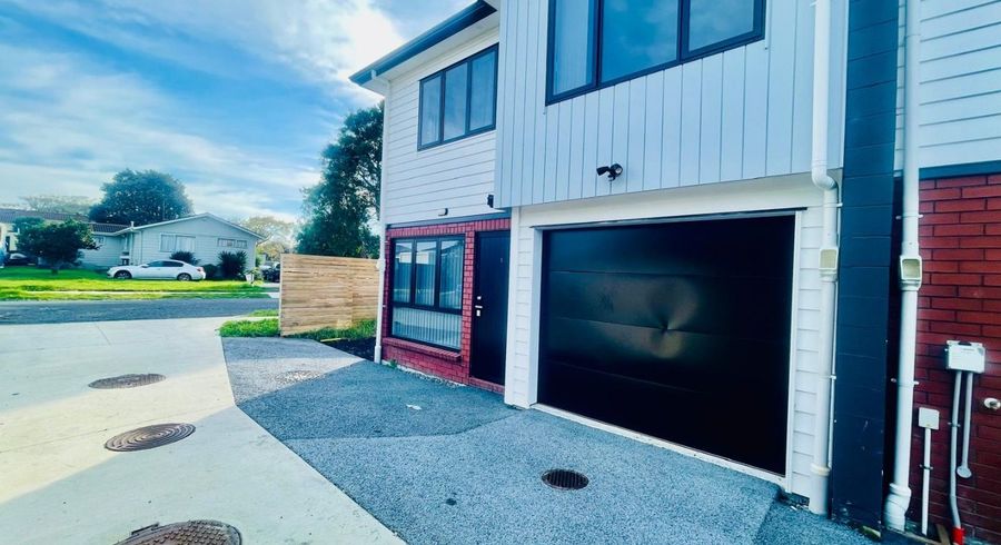  at 10A Benton Place, Manurewa, Auckland