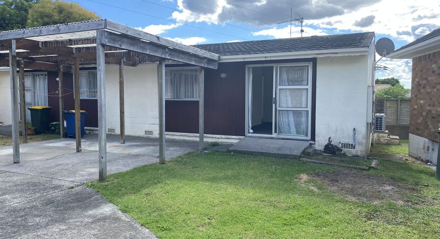  at 2/2 Vera Road, Te Atatu South, Waitakere City, Auckland