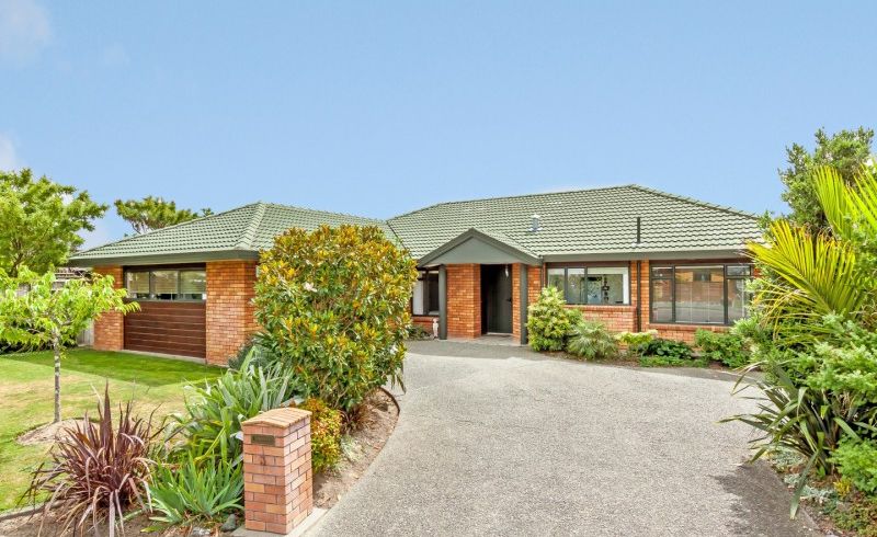  at 3 Jasmine Place, Fitzherbert, Palmerston North
