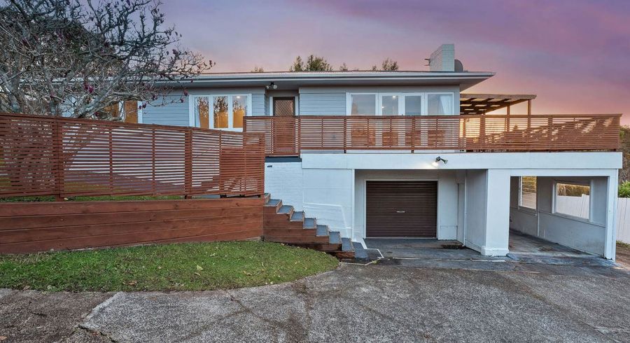  at 1/227 Wairau Road, Totara Vale, North Shore City, Auckland