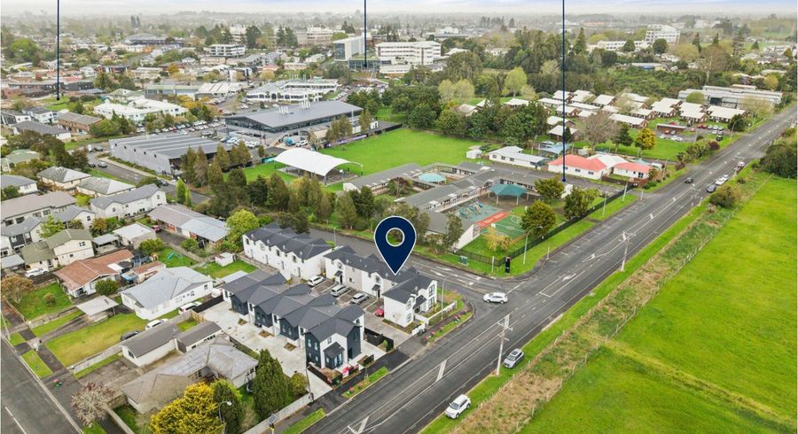  at 2/135 Silverdale Road, Hillcrest, Hamilton, Waikato
