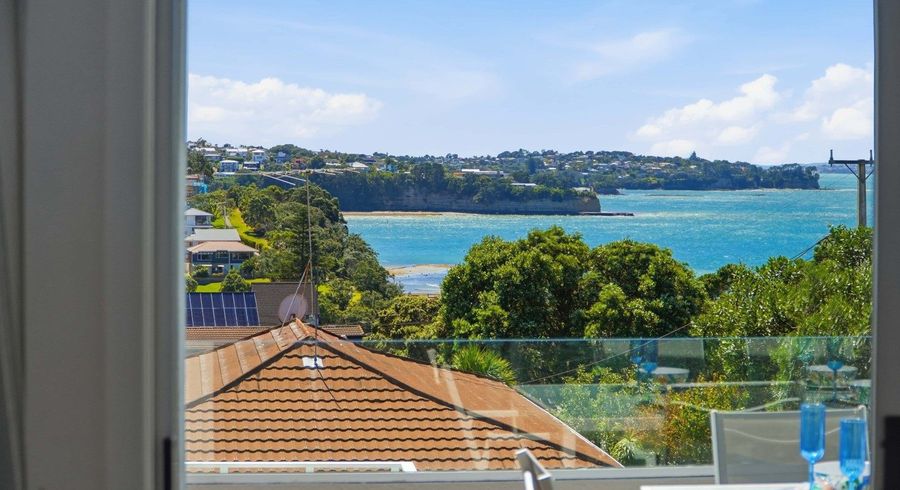  at 1/22 Rothesay Bay Road, Rothesay Bay, North Shore City, Auckland