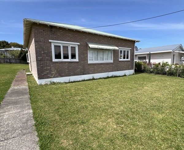  at 18 Corrella Road, Belmont, North Shore City, Auckland