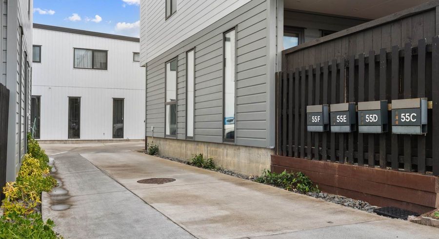  at 55E Redwood Drive, Massey, Waitakere City, Auckland