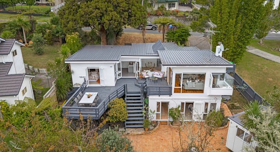  at 27 Hebron Road, Waiake, North Shore City, Auckland
