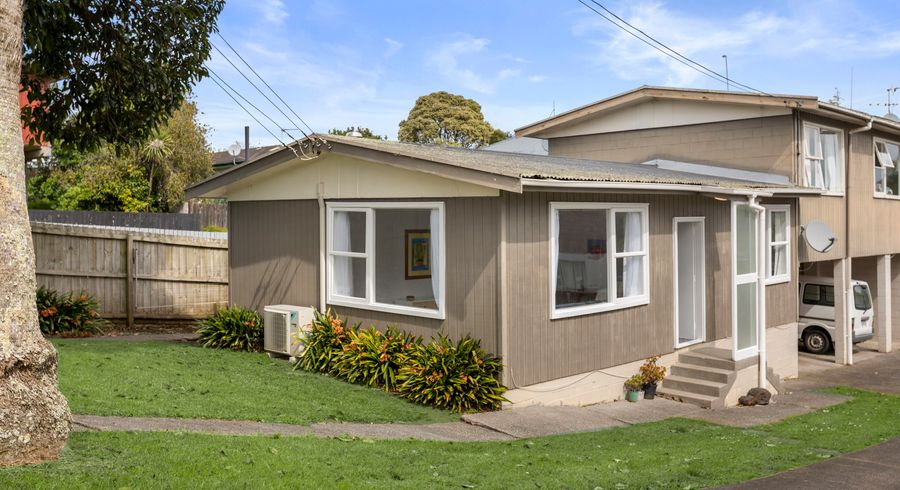  at 1/6 Leonard Road, Mount Wellington, Auckland