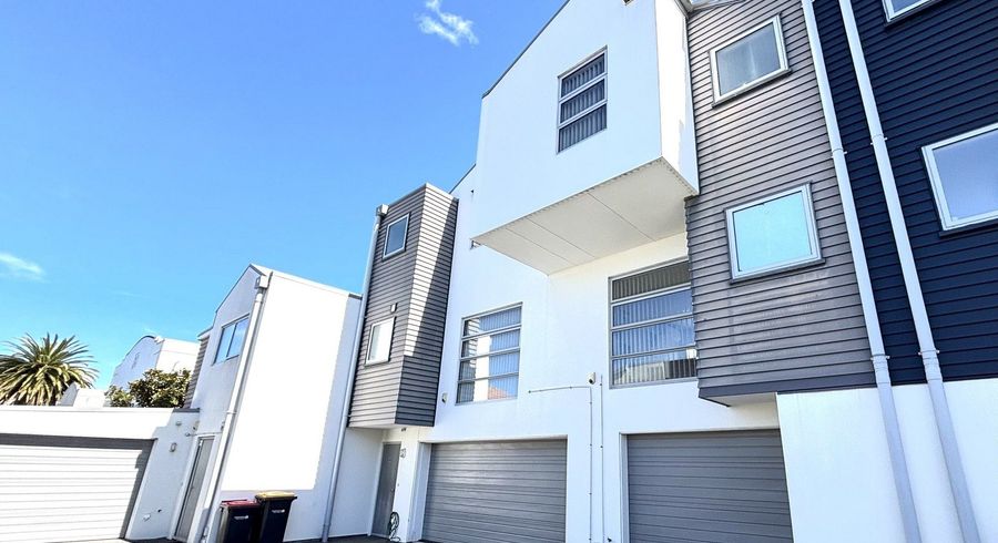  at 42d Devon Street, Sydenham, Christchurch City, Canterbury