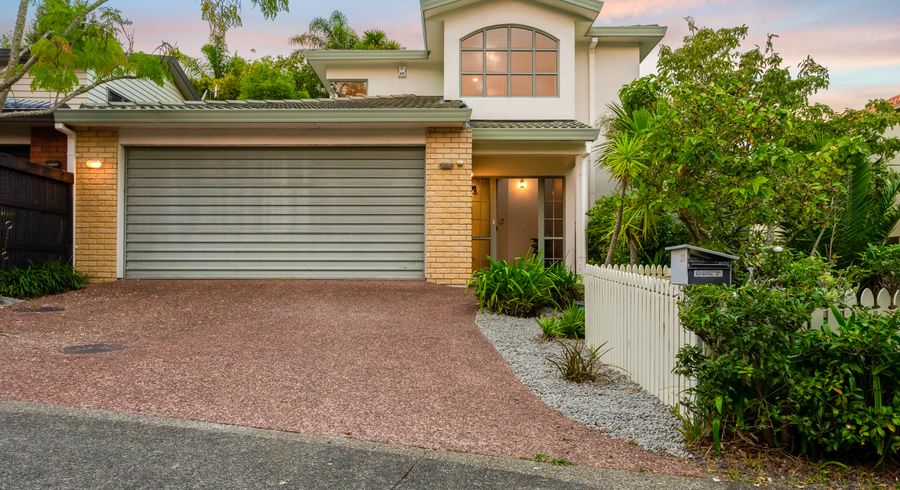  at 20 Bush View Lane, Northcote, North Shore City